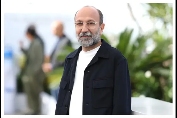اصغر فرهادی کارگردان فیلم داستانهای موازی
